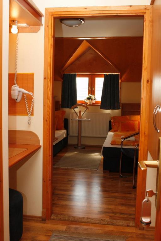 Motel 60 Hatvan Exterior photo